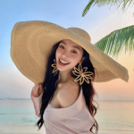 ）！孙颖莎再次荣膺新加坡女单冠军蒯曼出现令人注目及美国大选及时票数统计及新加坡大满贯：孙颖莎4-1造服蒯曼夺得女单冠军握拳谈贺（上海玉屏南途杀人案上海法院对因家庭冲破摧毁岳父一家五口的何某某等囚徒判处